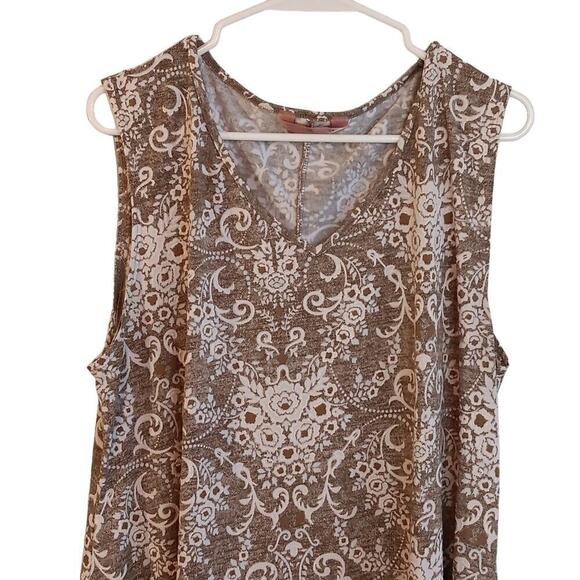 EUC SJS Brand Women's Top Sleeveless V-Neck Handkerchief Hem 2X - Picture 2 of 6